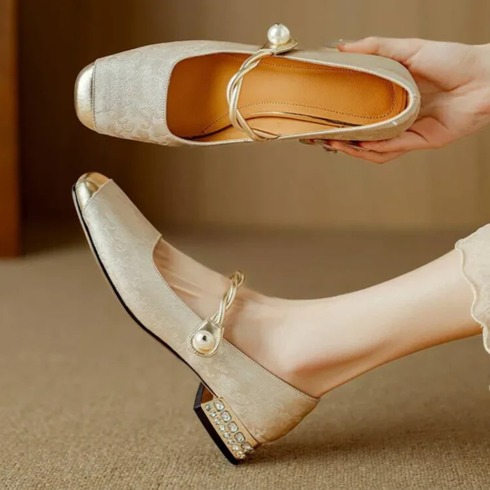 Serena Golden Perla Flats