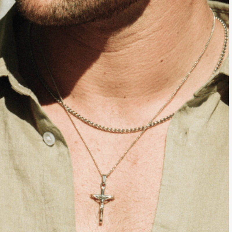 Emanuele Crucifixus Necklace