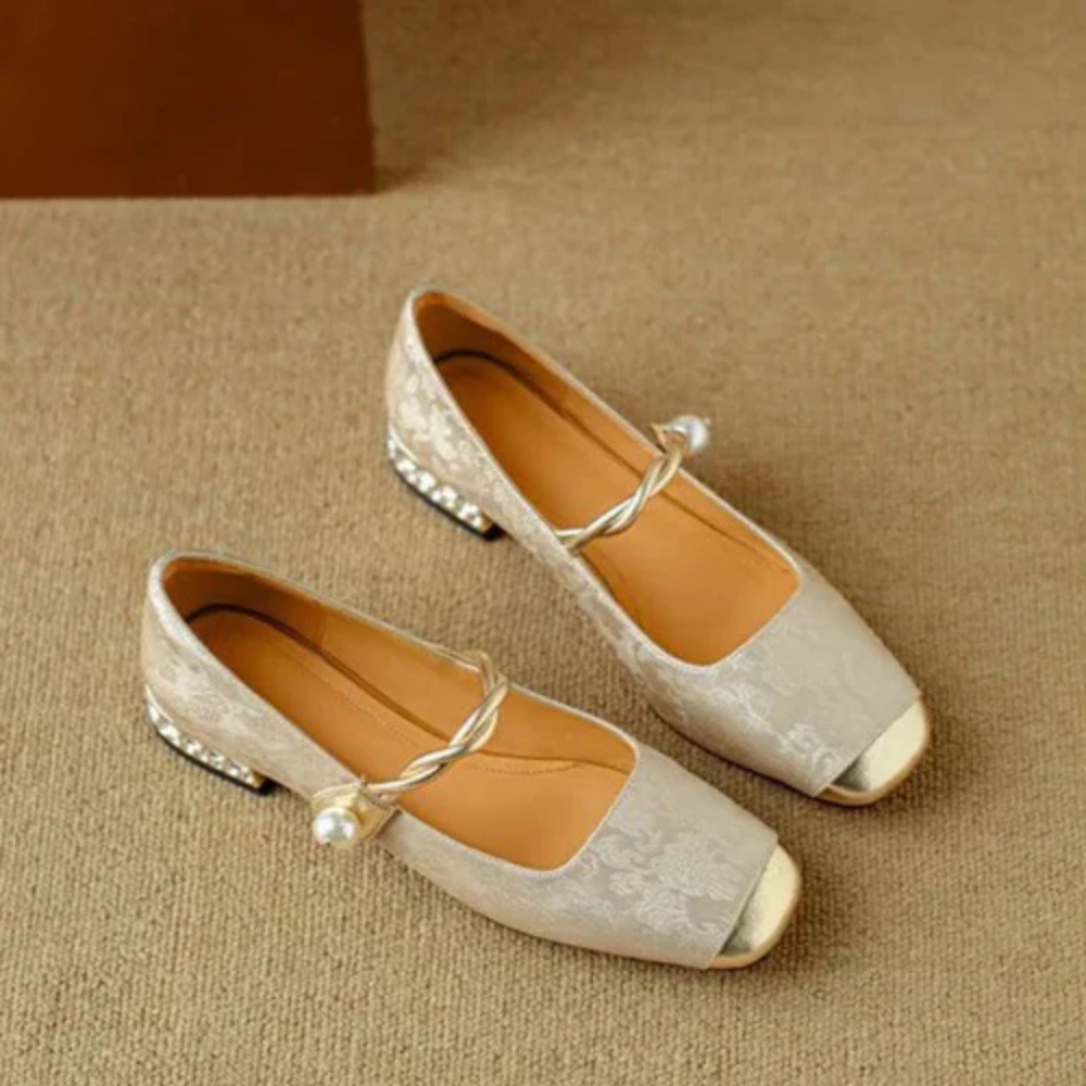 Serena Golden Perla Flats