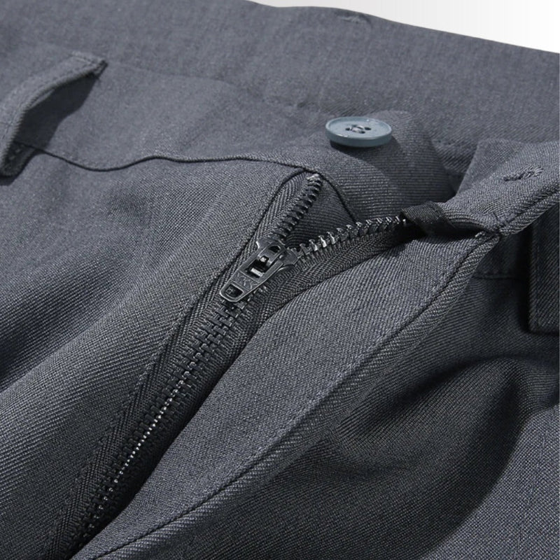 Close-up of zipper and button detail on Alberto Comfortable Relaxed Pants, showcasing quality finishing.