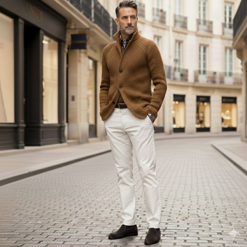 Gentleman wearing camel Alfredo Gentleman Cardigan and ivory trousers, refined autumn outfit