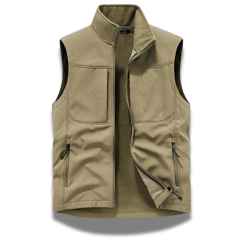 Ettore Reversible Vest in beige – versatile men’s vest with fleece lining and zip closure by Polumi.