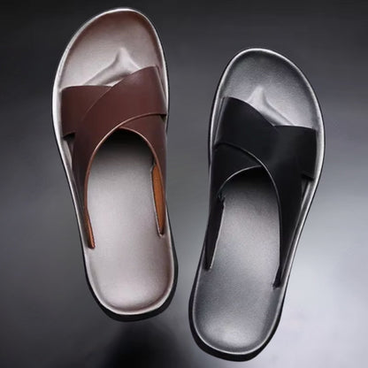 Milano men’s leather sandals in black and brown, top view.