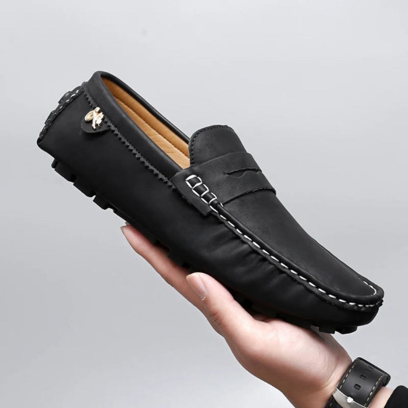 Polumi Carlo Alberto Leather Loafers in black – classic men’s leather loafers with sleek silhouette and anti-slip rubber sole.