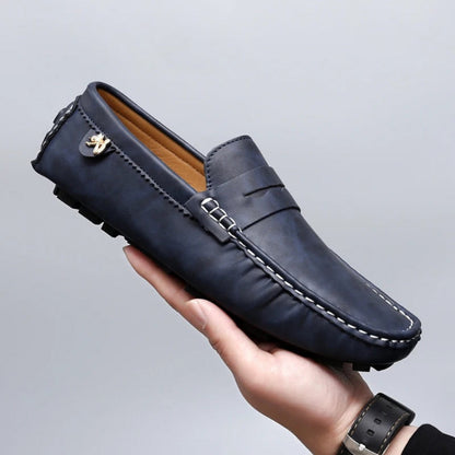 Polumi Carlo Alberto Leather Loafers in navy – men’s stylish leather loafers with elegant Italian touch and cushioned comfort.