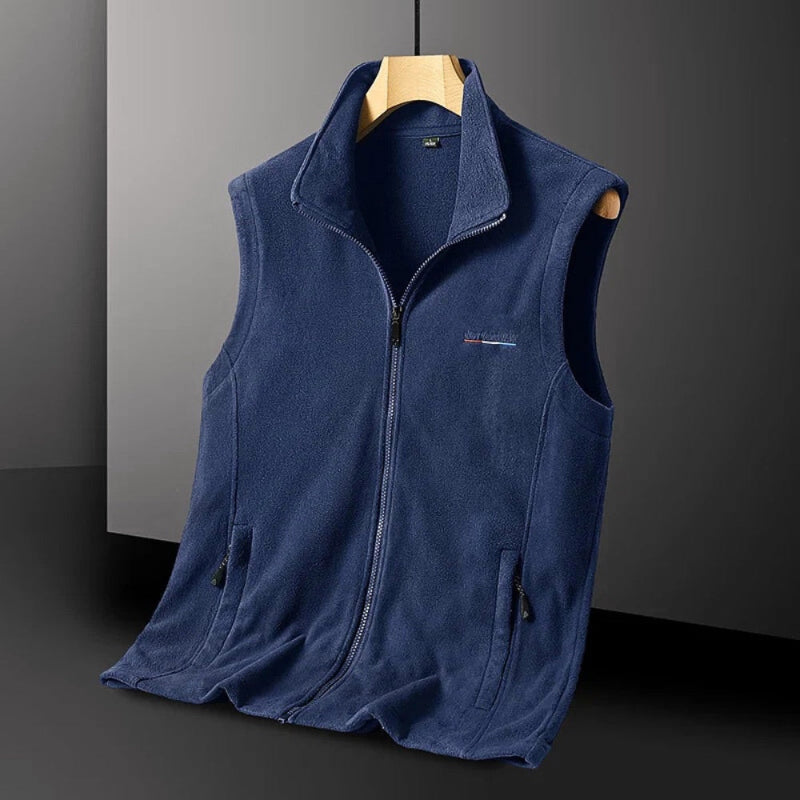 Polumi Enrico Fleece Vest in navy blue — soft men’s sleeveless fleece jacket with full zip, perfect for layering and casual winter style.